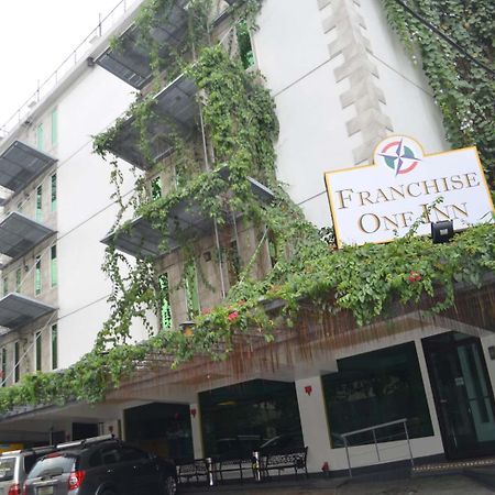Franchise One Hotel Makati City Ngoại thất bức ảnh