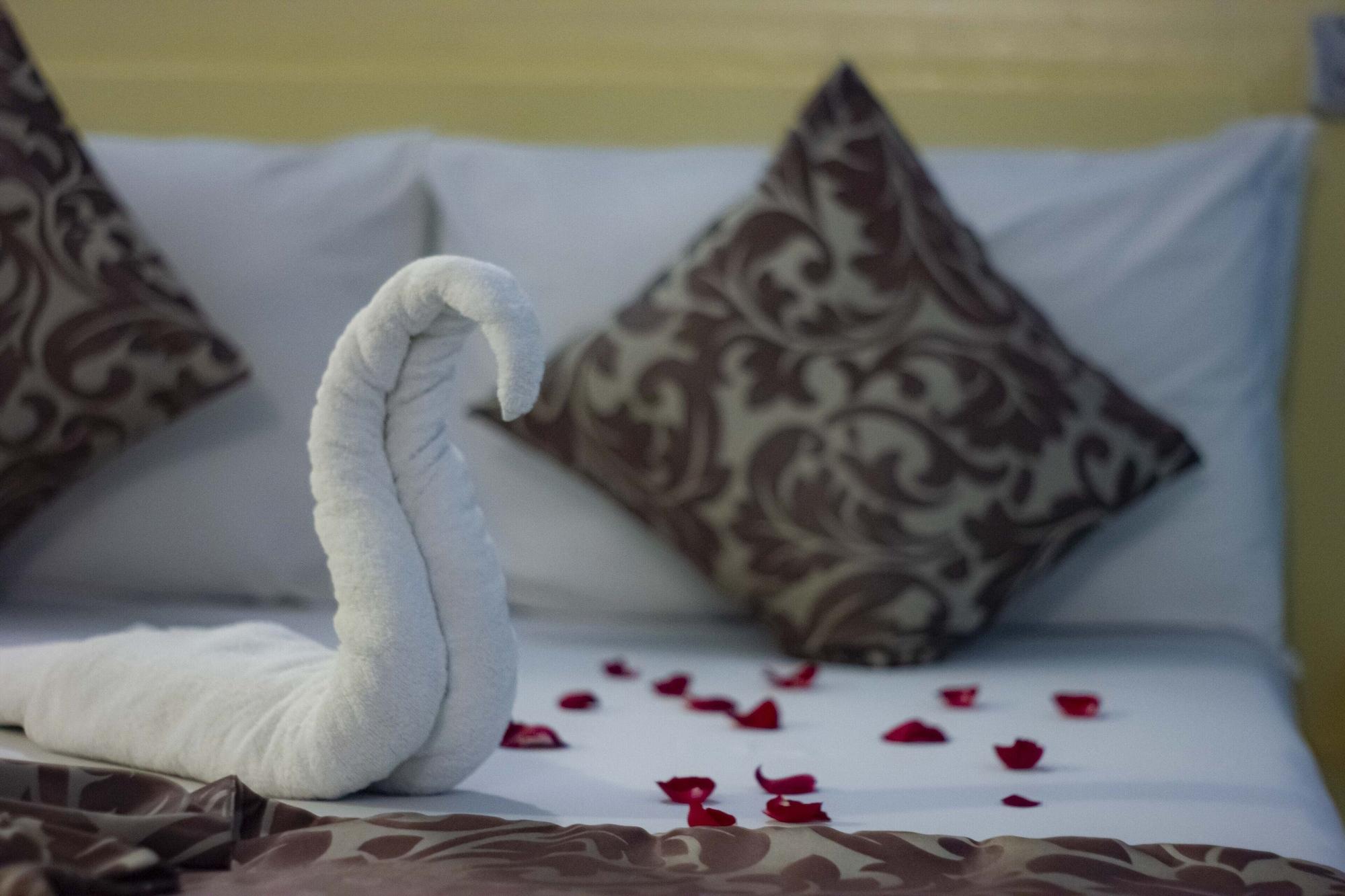 Franchise One Hotel Makati City Ngoại thất bức ảnh