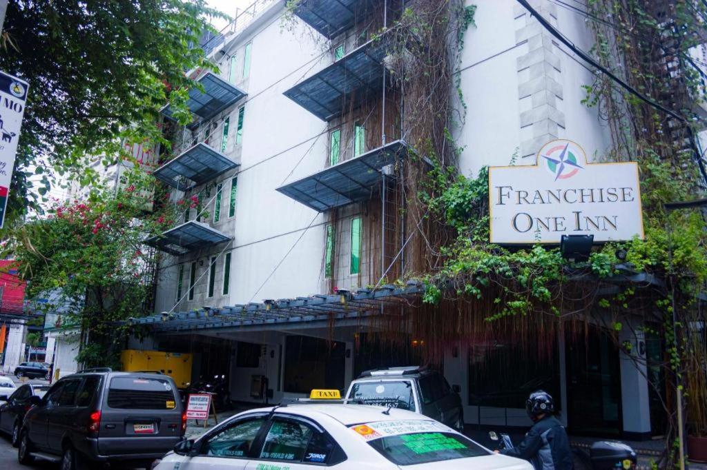 Franchise One Hotel Makati City Ngoại thất bức ảnh