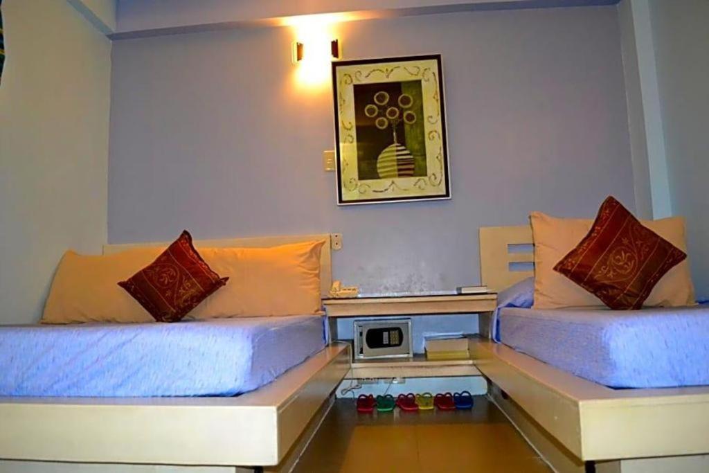 Franchise One Hotel Makati City Ngoại thất bức ảnh