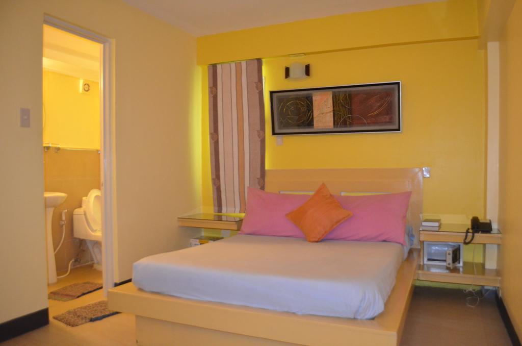 Franchise One Hotel Makati City Ngoại thất bức ảnh