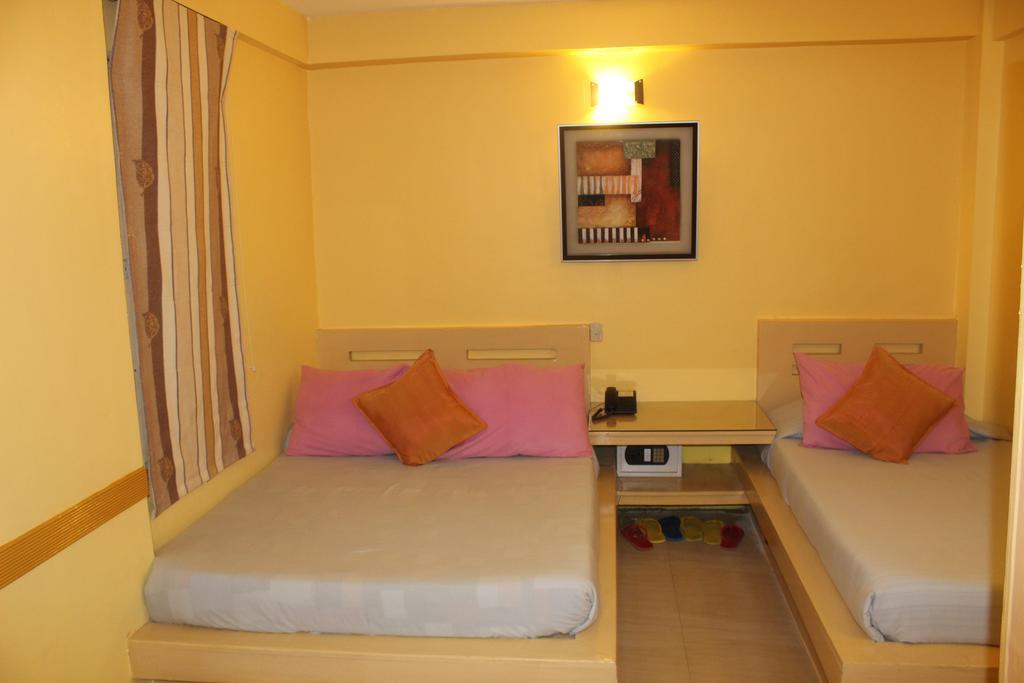 Franchise One Hotel Makati City Ngoại thất bức ảnh