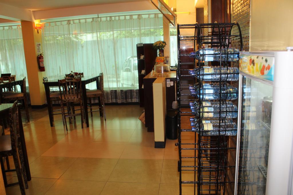 Franchise One Hotel Makati City Ngoại thất bức ảnh