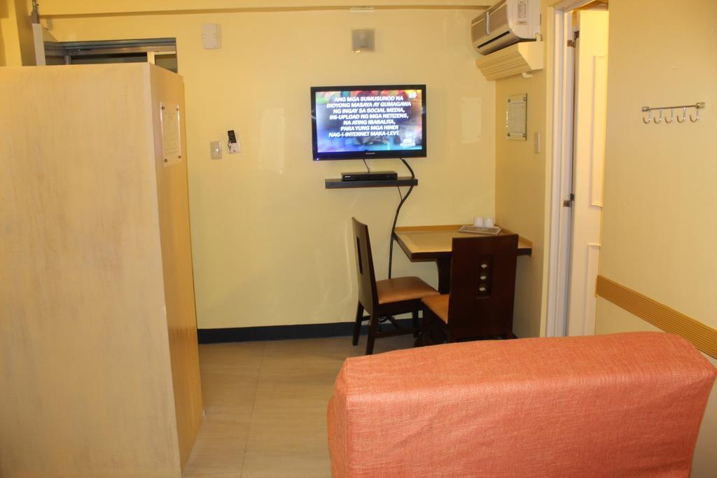 Franchise One Hotel Makati City Ngoại thất bức ảnh
