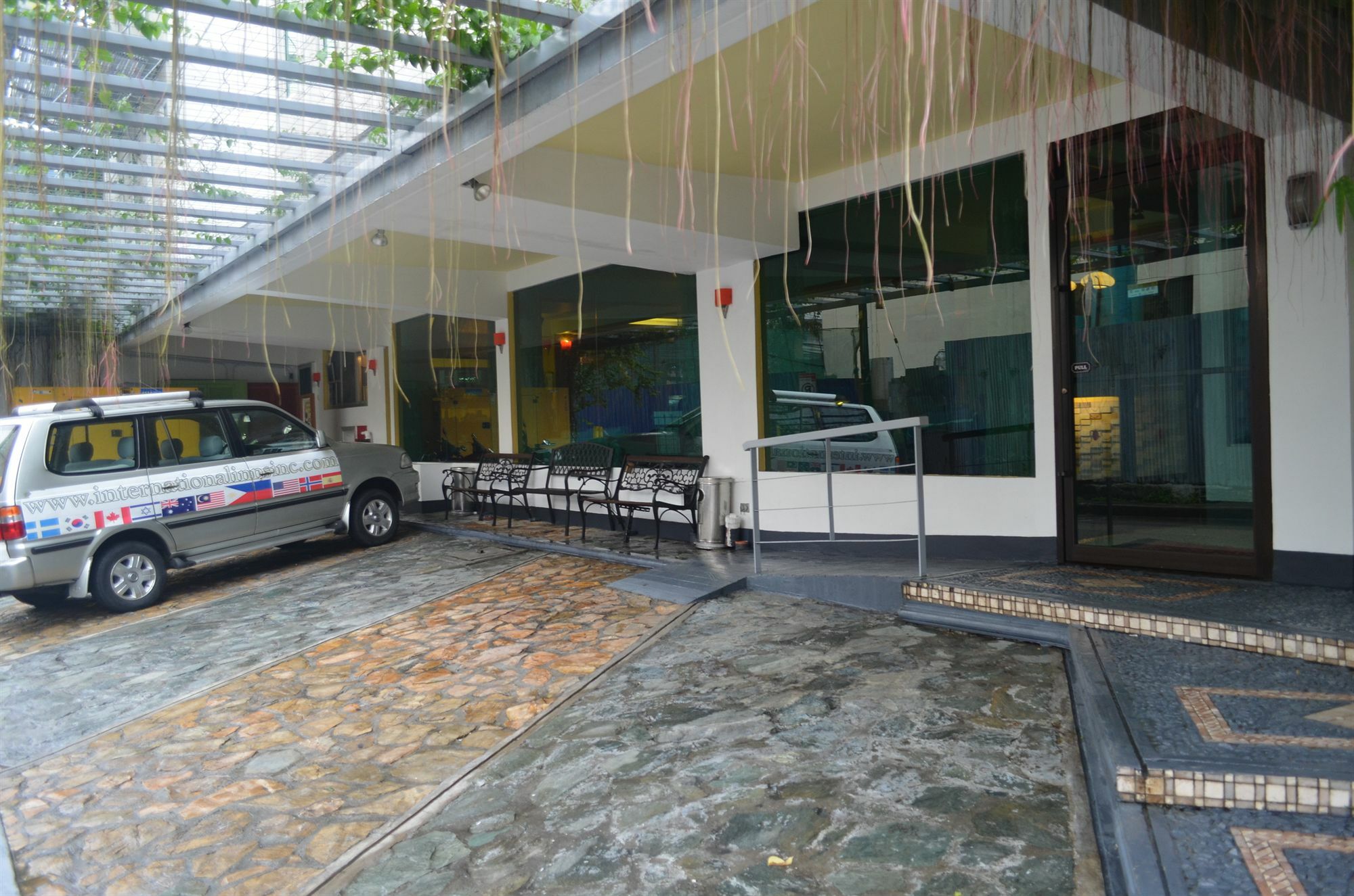 Franchise One Hotel Makati City Ngoại thất bức ảnh